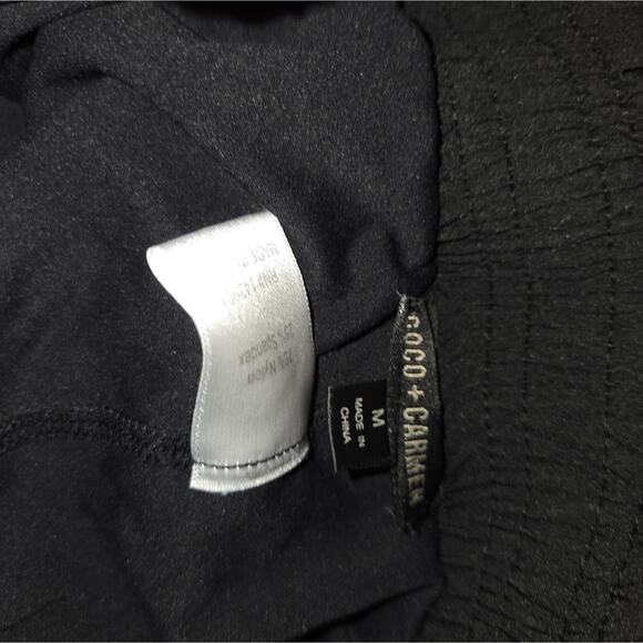 Coco + Carmen Norah Skort with Zipper Pocket Medium - Picture 2 of 3